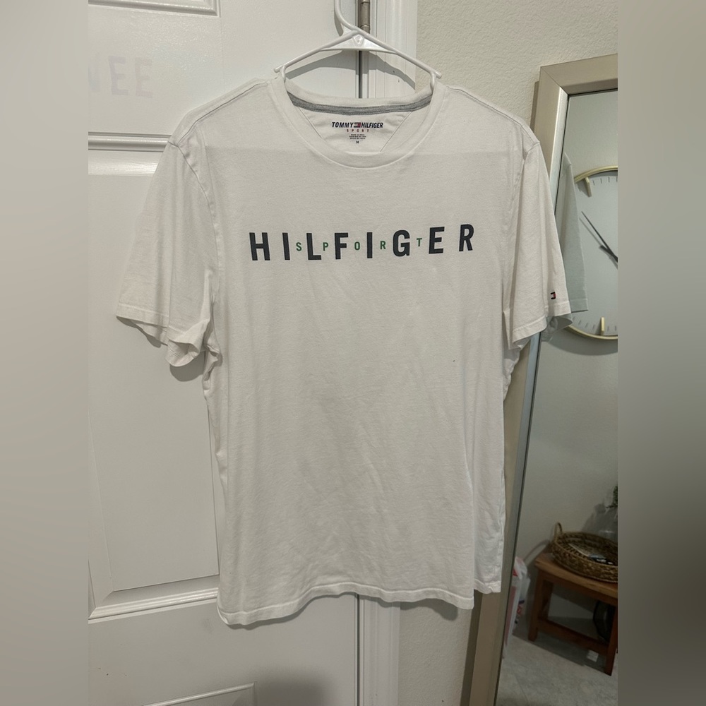 Tommy Hilfiger T shirt